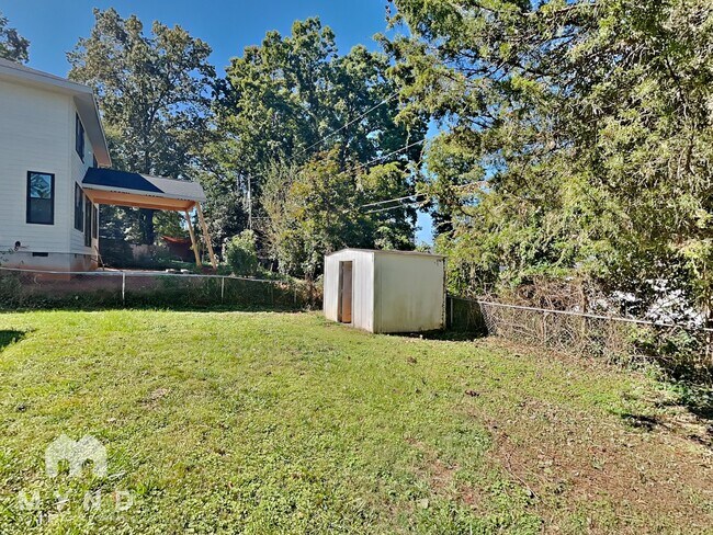 Building Photo - 122 S Gardner Ave