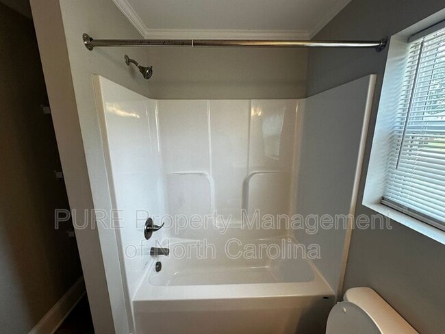 Building Photo - 1101 Woodlawn St