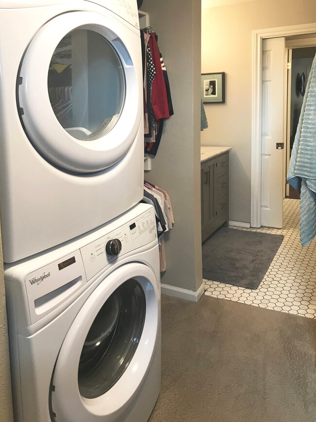 Full size W/D in closet - 1105 N Sherman St