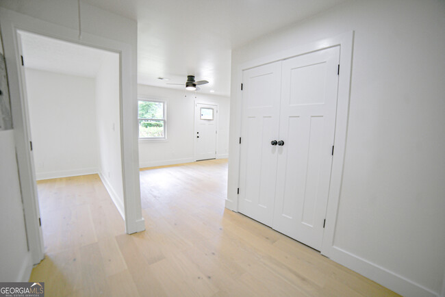 Building Photo - 2625 Santa Barbara Dr NW