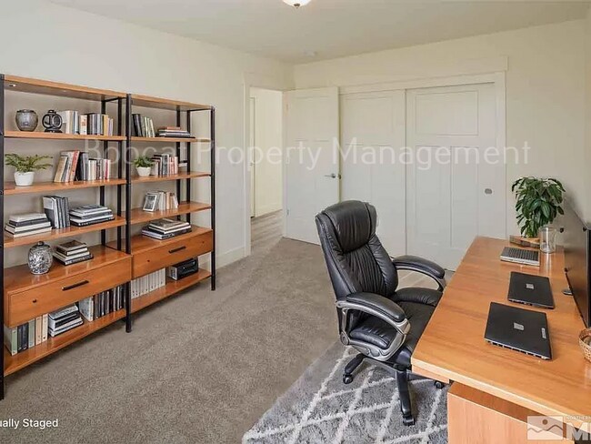 Building Photo - Newer Home in Dayton - Ready for Move-In 5/1/26!