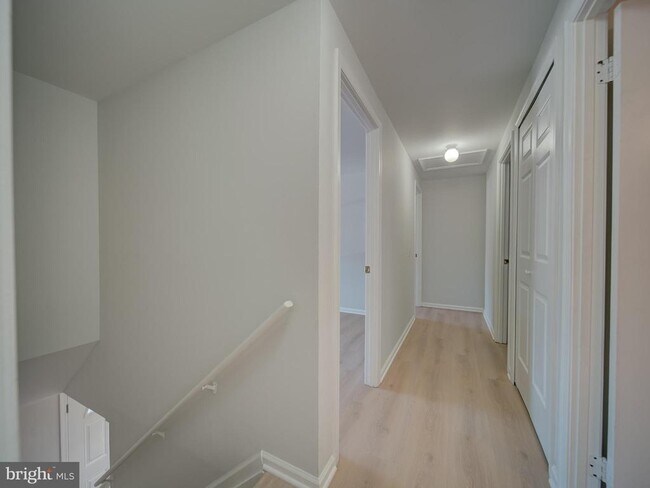 Building Photo - 12009 Amblewood Dr