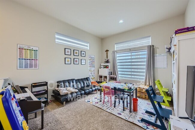 Building Photo - 32773 Maple Ave SE