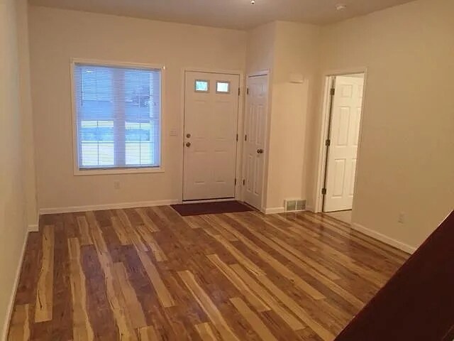 Building Photo - 369 W Sand Lake Rd