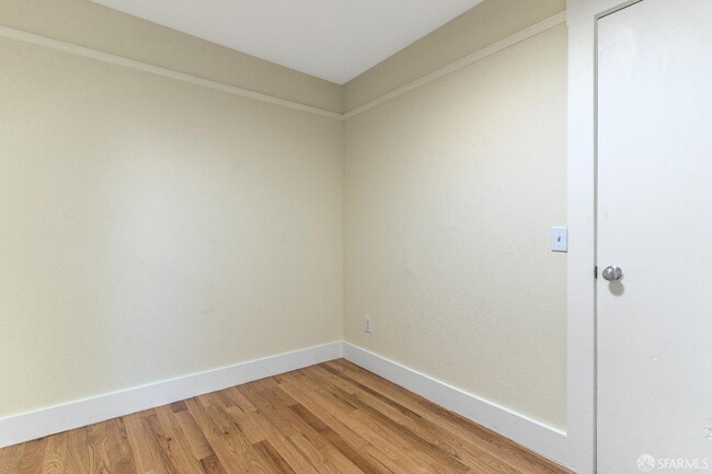 Building Photo - 689 43rd St