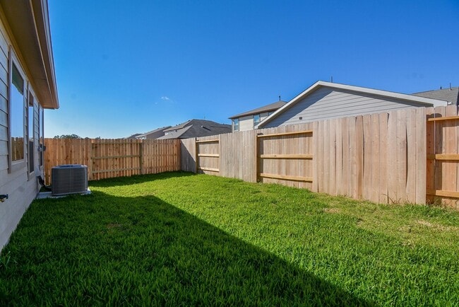 Building Photo - 17327 Rock Willow Ln