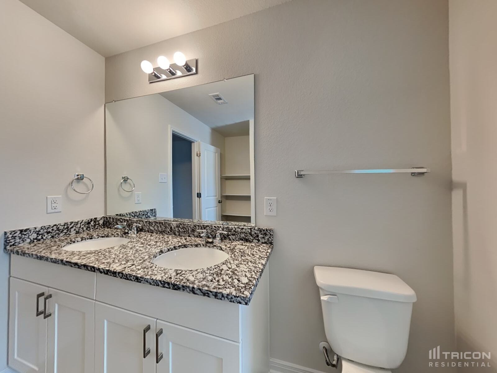 Building Photo - 15547 Taylorcrest Dr