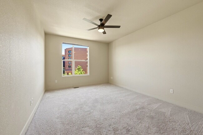 Building Photo - $2,595.95- 3 Bed, 3 Bath Townhome in Aurora with Central AC and In Unit Laundry!