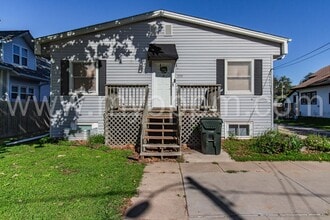 Building Photo - Gorgeous 3 Bedroom / 1 Bathroom Duplex | Gretna