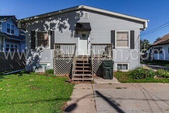 Building Photo - Spacious 3 Bedroom / 1 Bathroom Duplex | Gretna