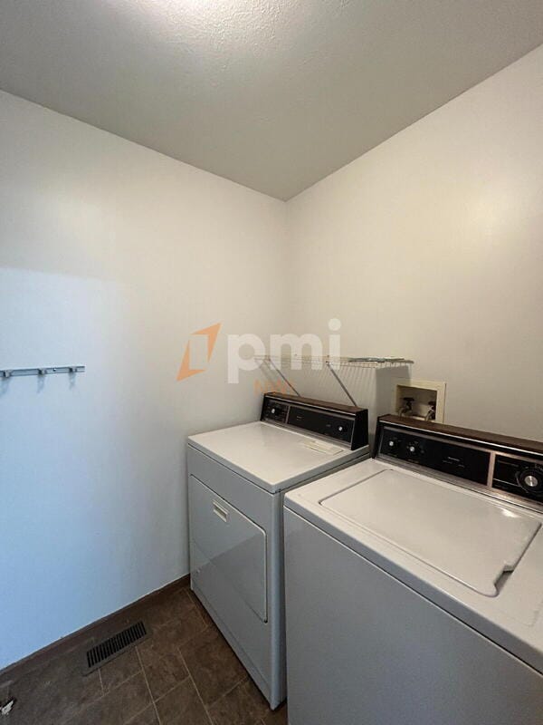 Building Photo - 139 Kabelin Ave