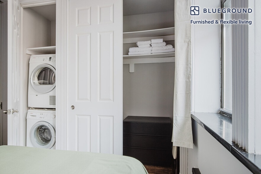 Building Photo - 234 E 14th St