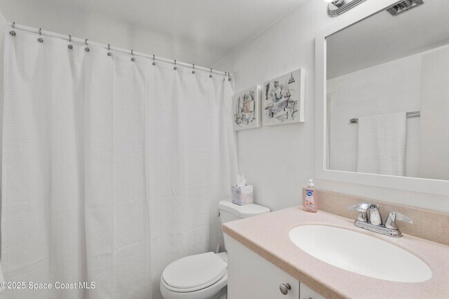 Building Photo - 1145 N Shannon Ave