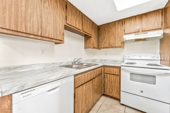 Building Photo - 5309 W Cheyenne Ave