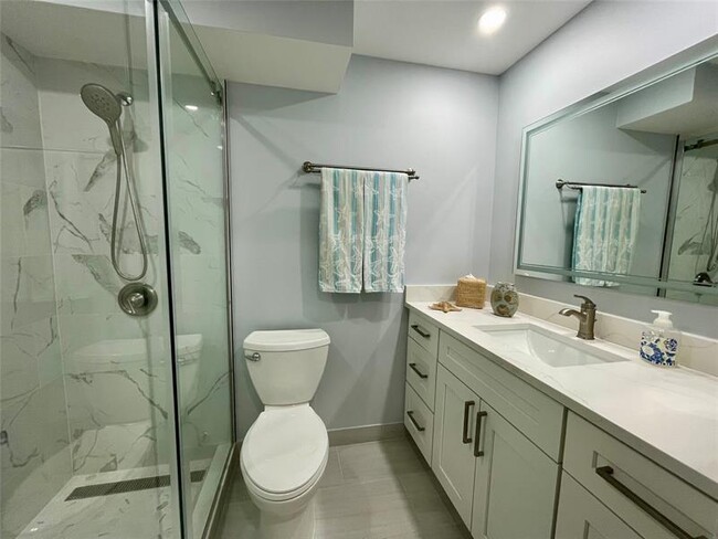 Building Photo - 4629 Poinciana St