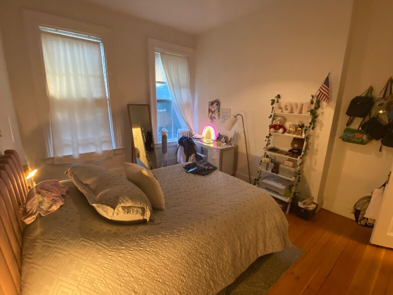 Building Photo - 79 Lloyd Ave