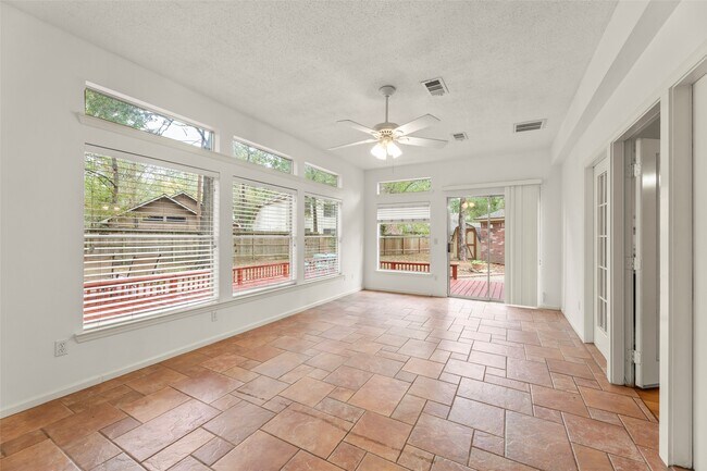 Building Photo - 38 Tall Sky Pl