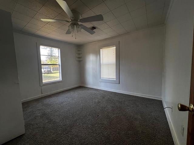 Building Photo - 204 W Pecan St