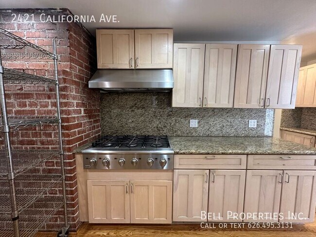 Building Photo - 2421 California Ave
