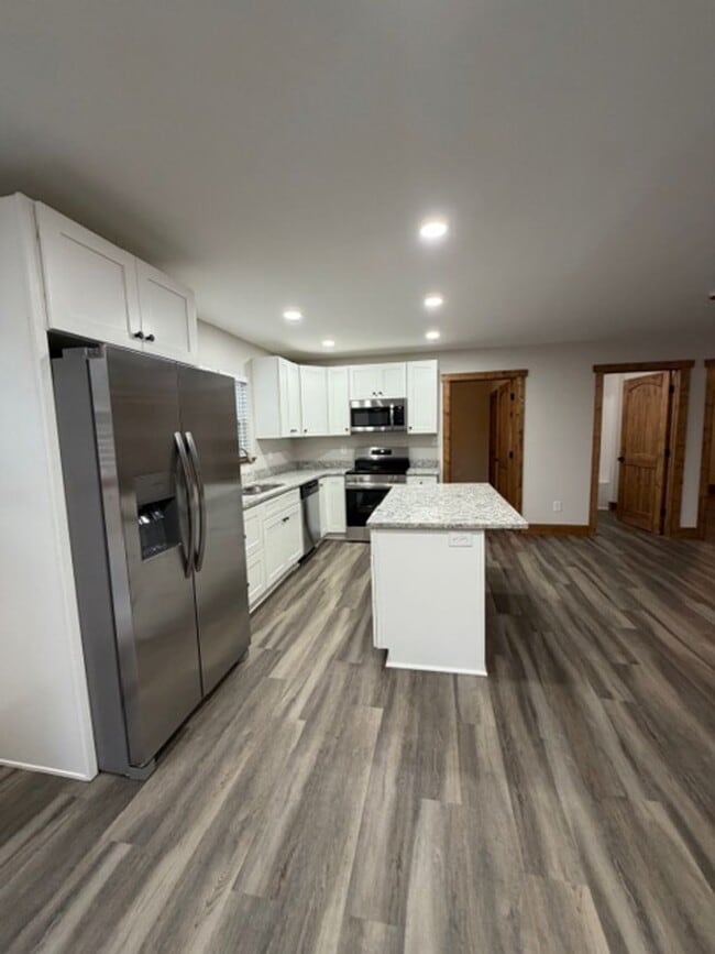 Building Photo - Walland 37886 - Fully remodeled 3 bedroom, 2 bath home - Contact Ed Johnson (865) 924-5045