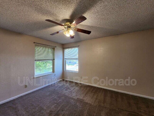 Building Photo - 10833 W Patterson Pl