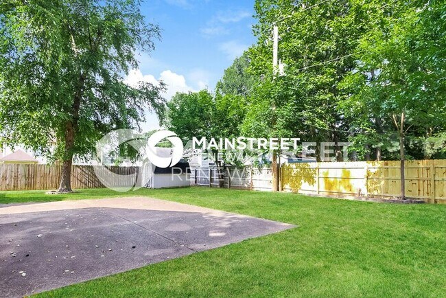 Building Photo - 3 Bedroom Pet-Friendly Home in Memphis, TN with Main Street Renewal