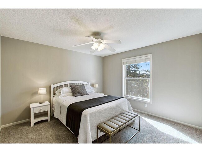 Building Photo - 1579 Stoneridge Cir