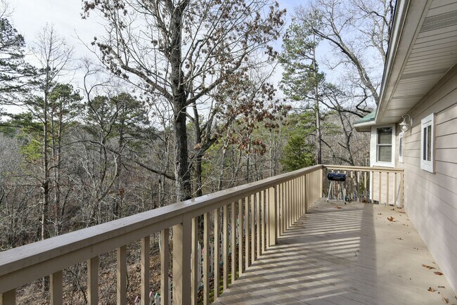 Building Photo - 5558 State Hwy 265