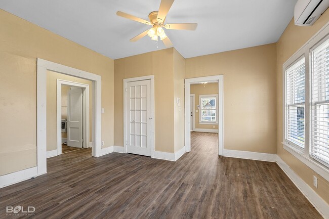 Building Photo - Check Out this 3 bed 2 bath