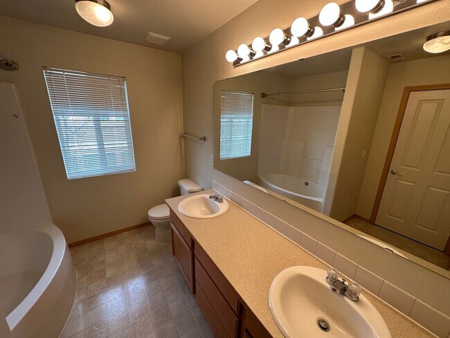 Building Photo - 2125 Bobs Hollow Ln