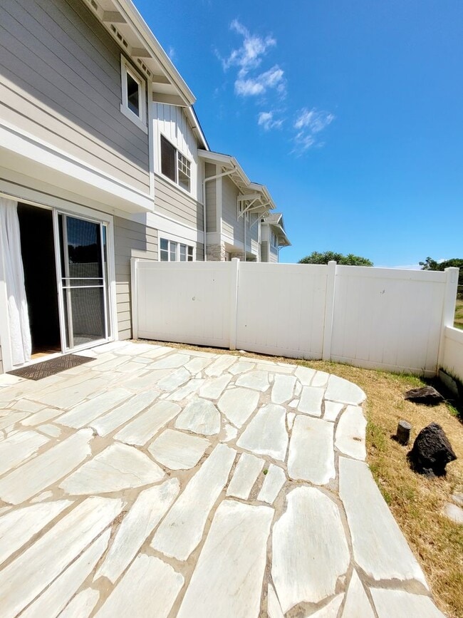 Building Photo - AVAILABLE | Hawaii Kai: 3 Bedroom,2.5 Bathroom Townhome w/AC & Attached Garage |  | Features: In ...