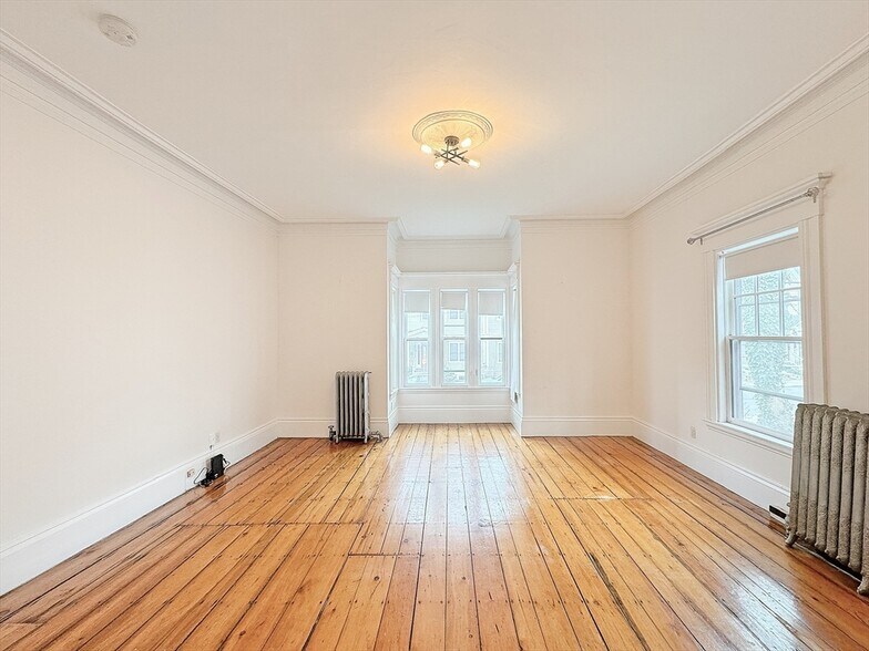 Building Photo - 269 Lamartine St