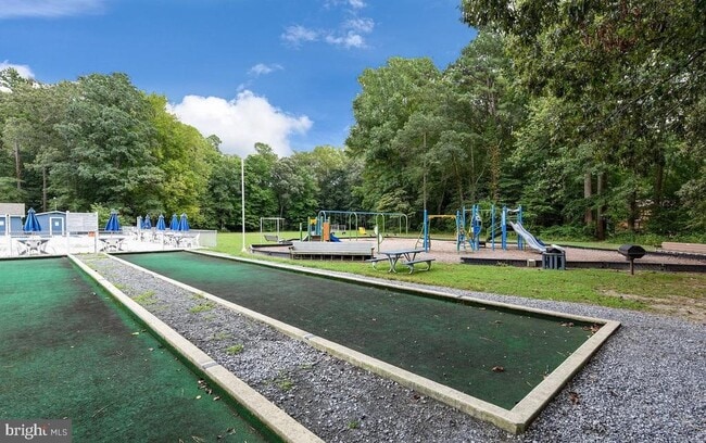 Building Photo - 33179 Woodland Ct S
