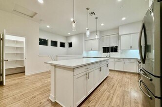 Building Photo - 8315 N Peyton Way