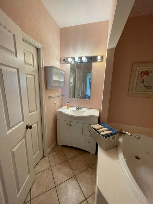 Building Photo - 9963 Perfect Dr