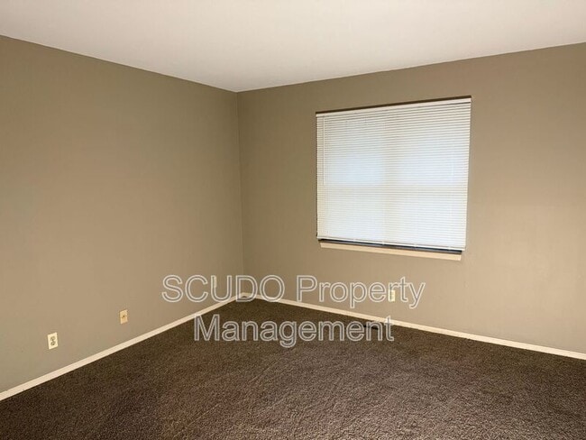 Building Photo - 9307 Ballentine St