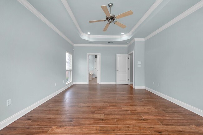 Building Photo - Luxury Living with Saltwater Pool, Florida Room & Generator