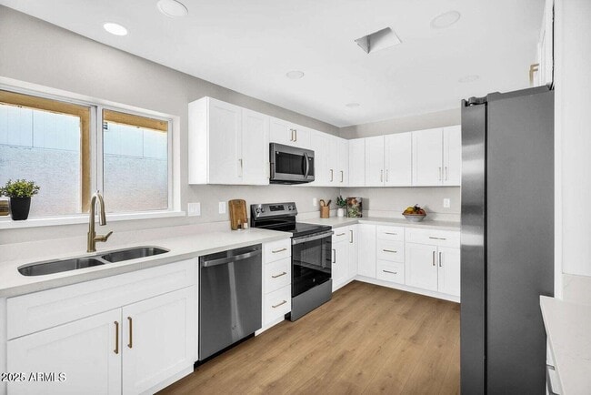 Building Photo - 25810 S Boxwood Dr