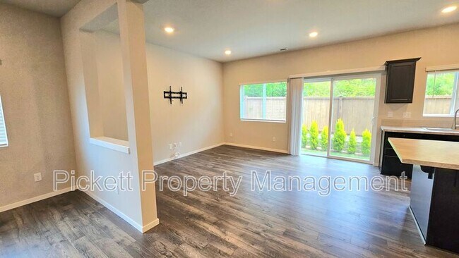 Building Photo - 6524 Yorktown Pl NE
