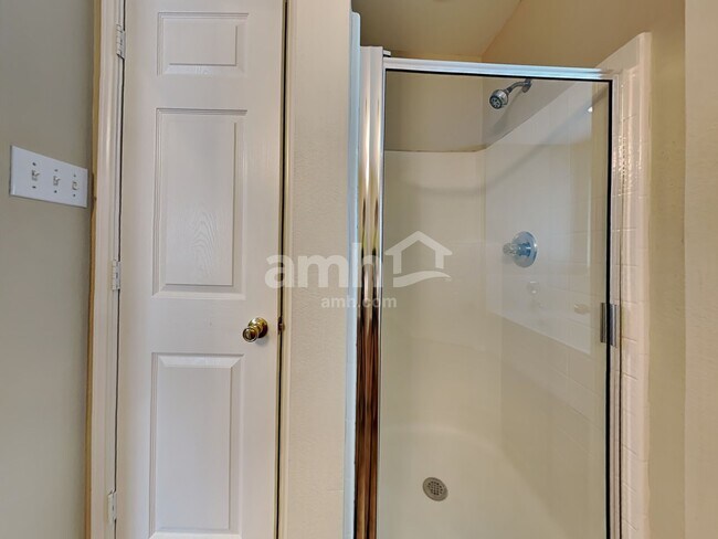 Building Photo - 1039 Winepress Rd