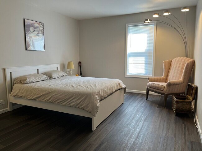 Building Photo - 5101 Carriage Way Dr