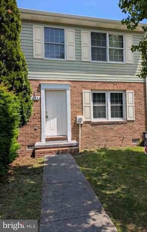Building Photo - 105 Equestrian Dr