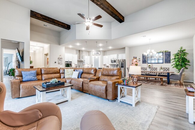 Building Photo - BEAUTIFUL 3-BEDROOM HOME IN THE ENCLAVE AT...