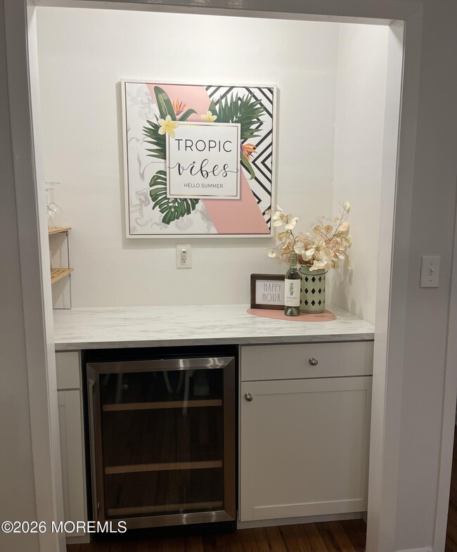 Building Photo - 2001 Main St