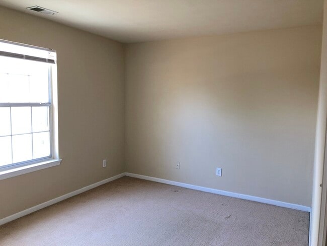 Building Photo - 1301 Whistle Town Ct