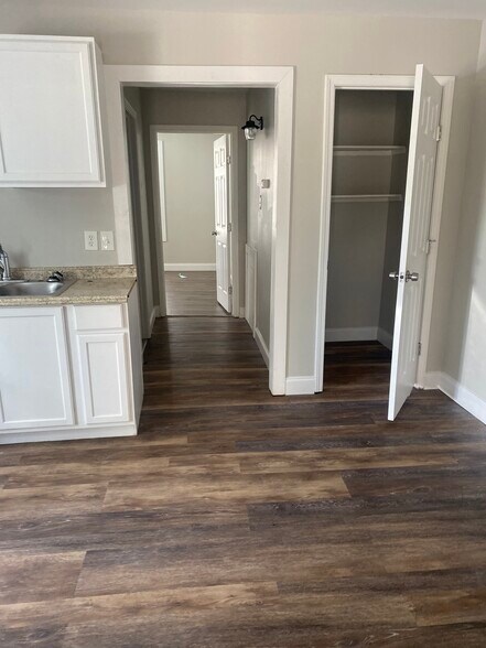 Kitchen - 2811 Tecumseh St