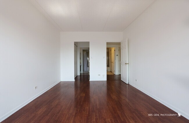 Building Photo - 12900 W Heiden Cir