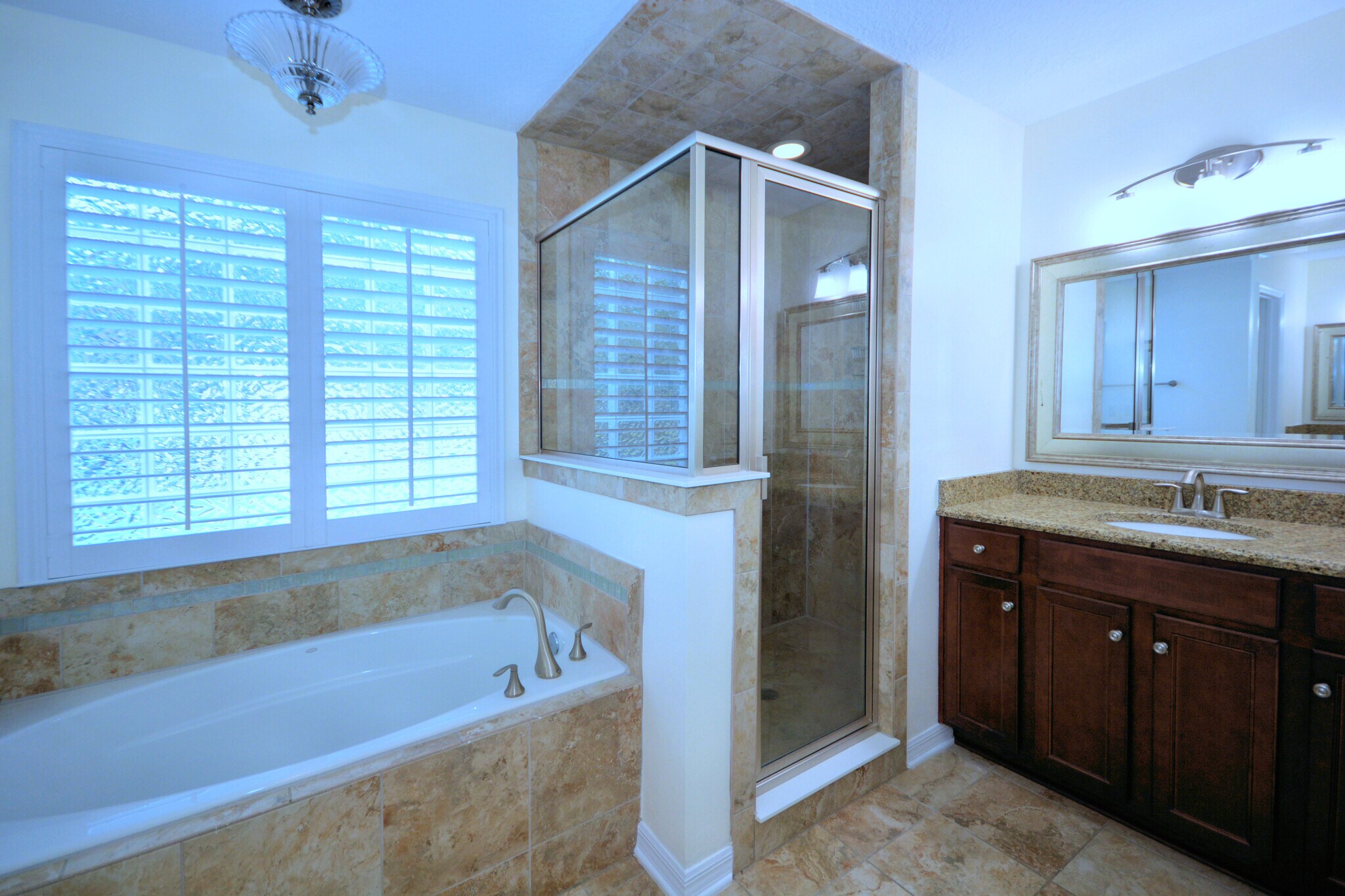 Master bath his vanity - 4538 Palmetto Cove Ln