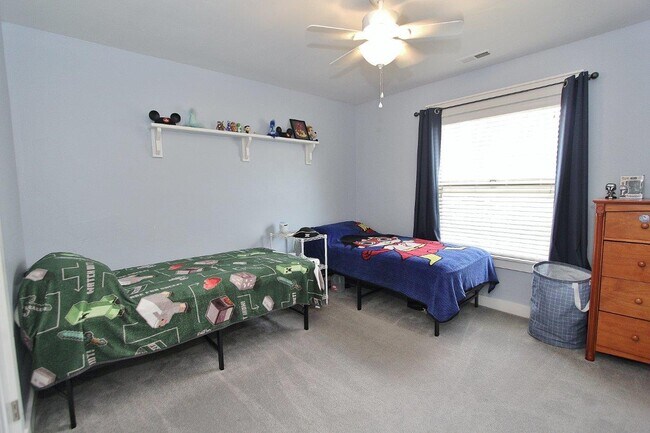 Building Photo - 3689 N Colbourne Way