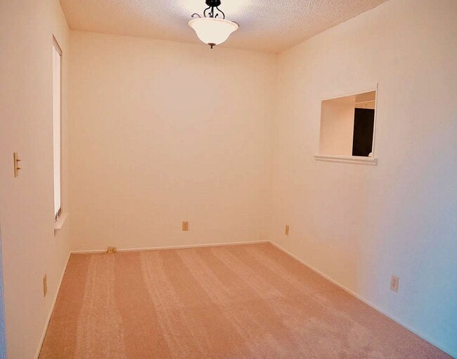 Building Photo - 1206 Golden Oaks Ln